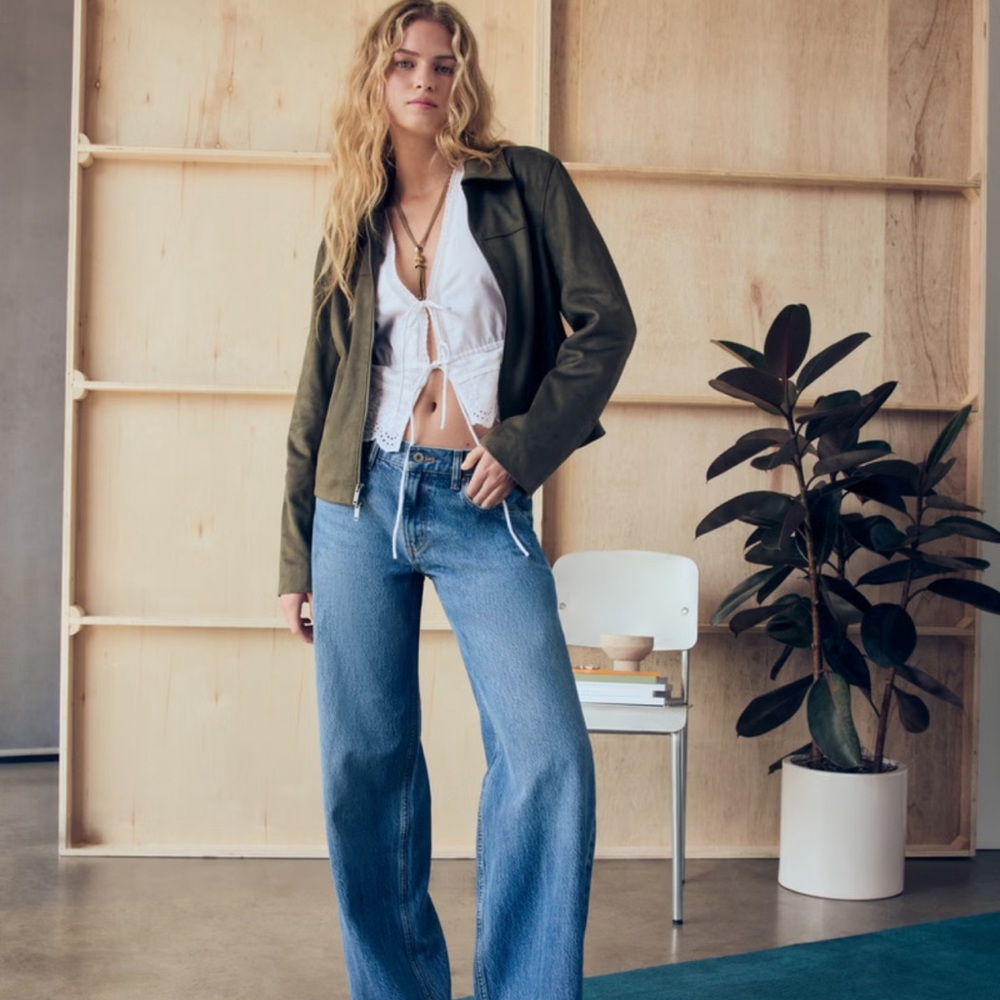 Abercrombie & Fitch Low Rise Ultra Loose Jean
